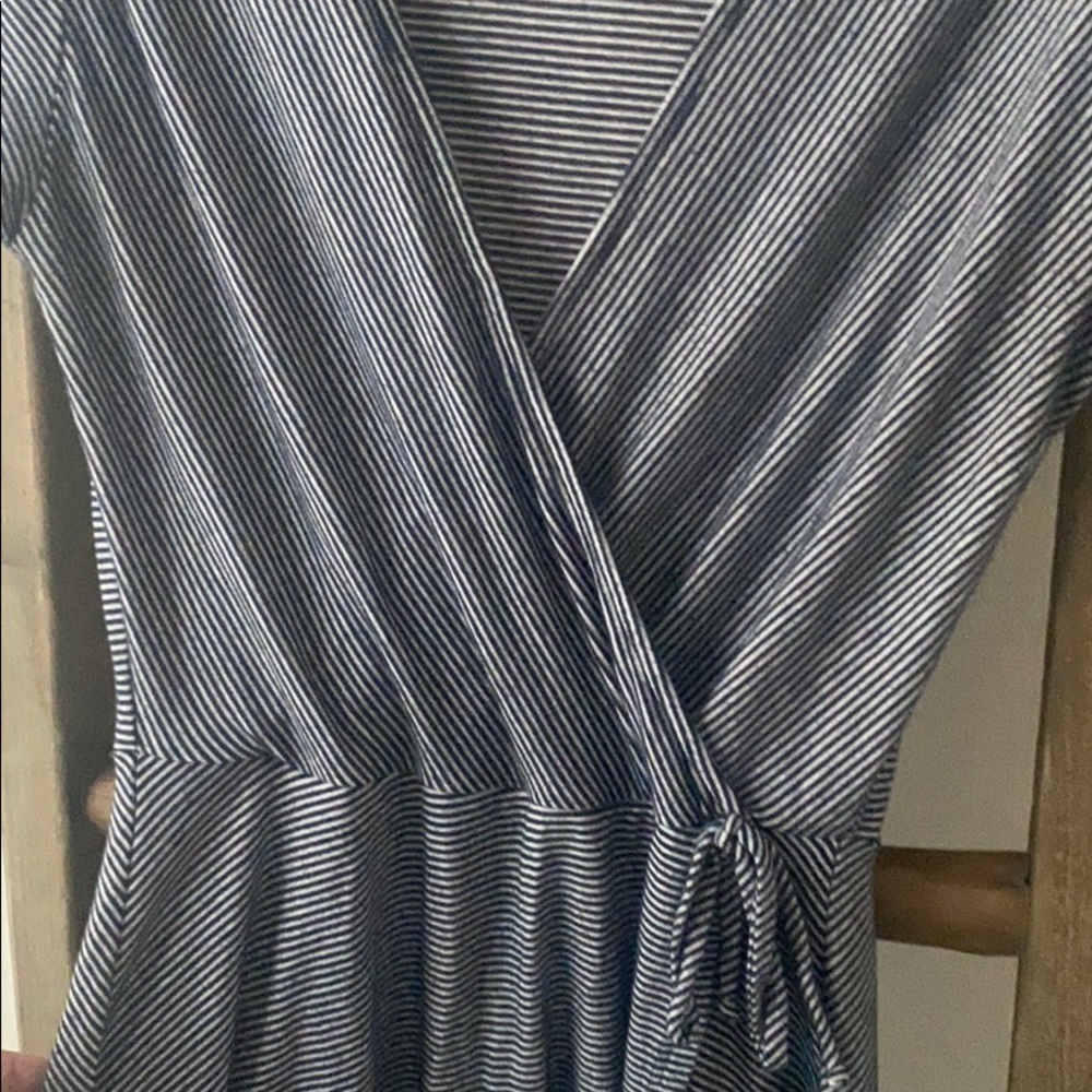 Wrap tie dress, v neck, striped - Picture 3 of 4